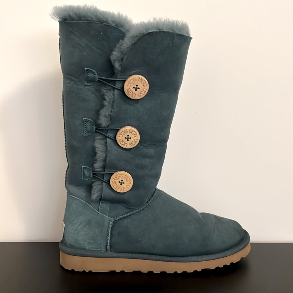 UGG W Bailey Button Triplet Suede Tall Boot in Pine Green (#1873 W/DPA)